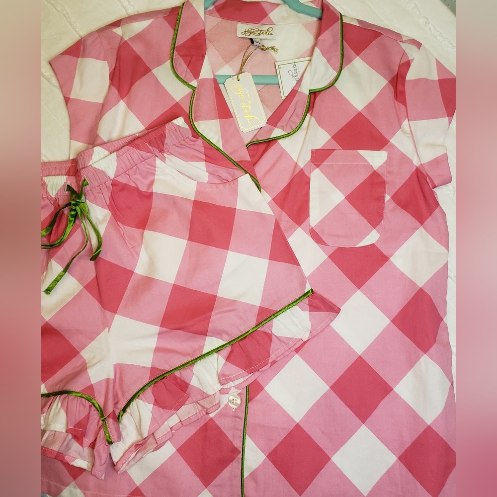 NWT Ladies Short Set